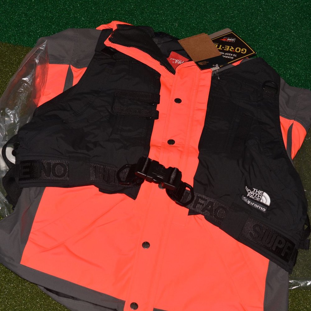 Supreme x The North Face Goretex with Vest SS20